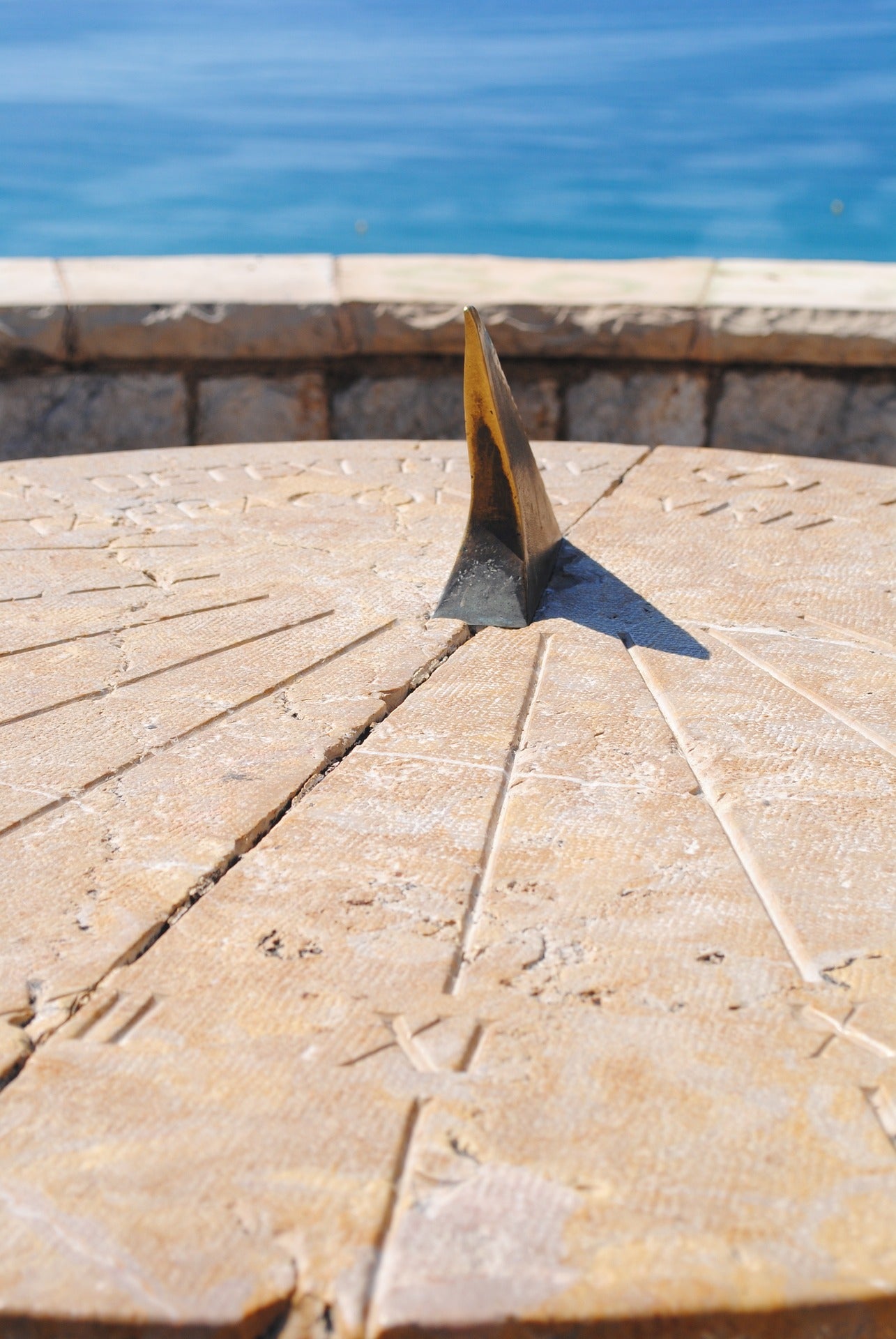 files/sun-dial-1202981_1920.jpg